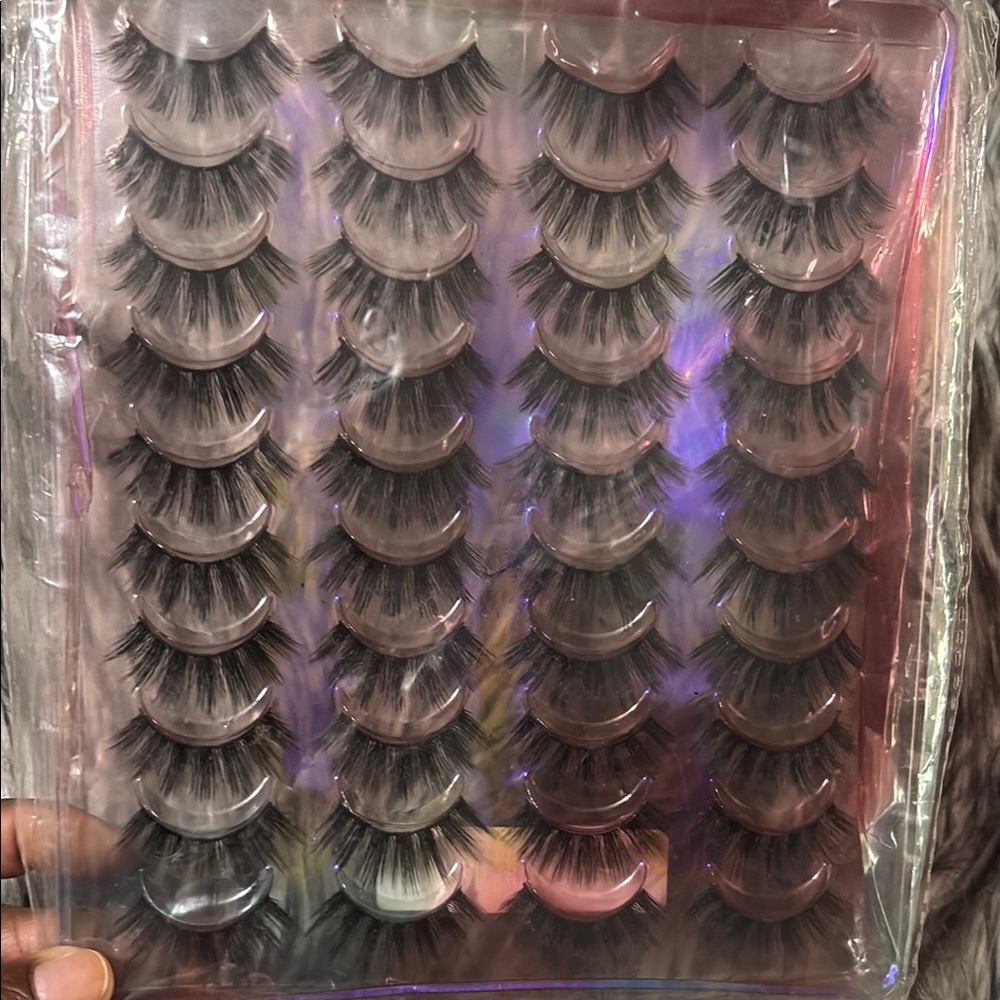 Dramatic Black False Eyelashes Set - image 3